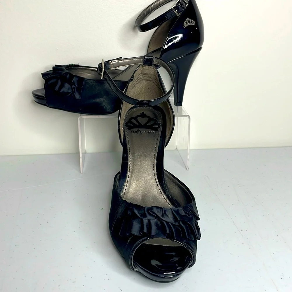 🍉 Size 6.5 FERGALICIOUS BLACK SATIN